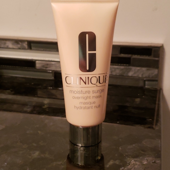 Clinique Other - Clinique moisture surge overnight mask